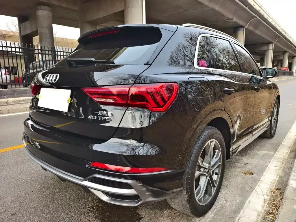 Audi Q3 — фото 10