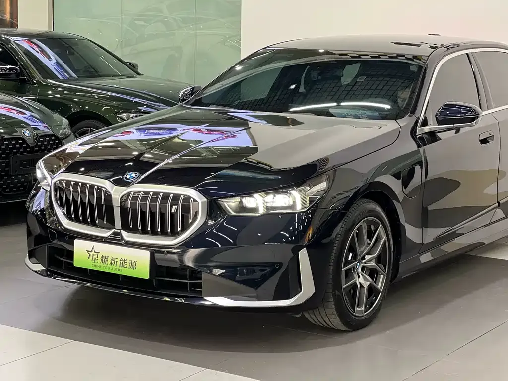 BMW i5 — фото 10