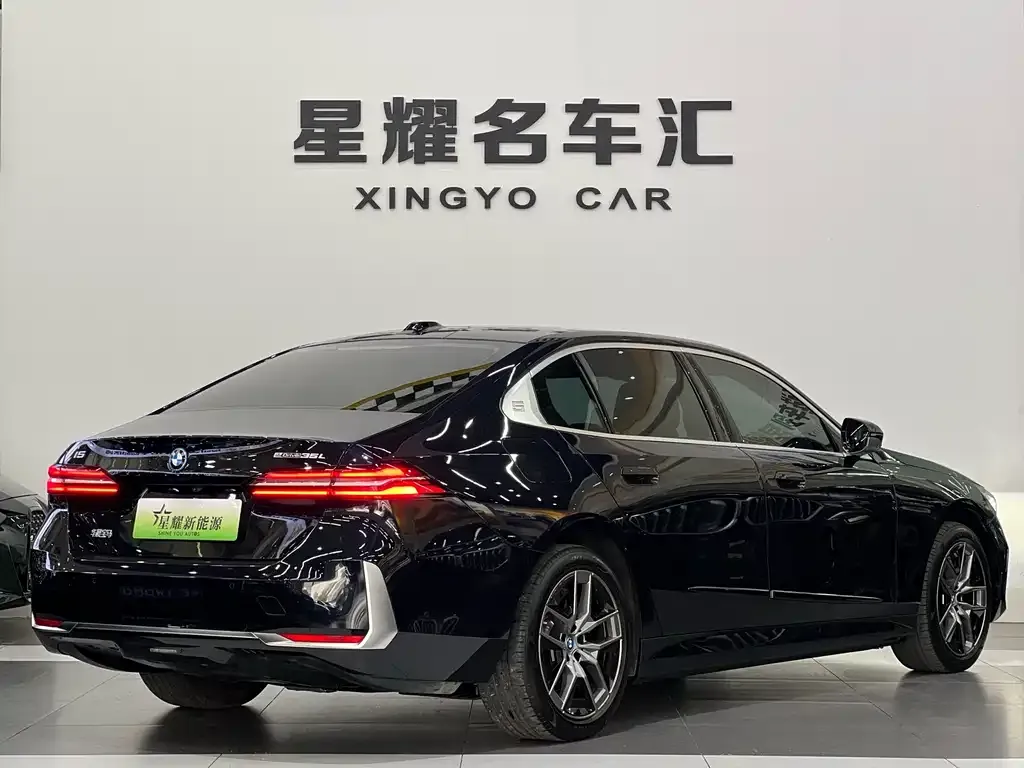 BMW i5 — фото 6
