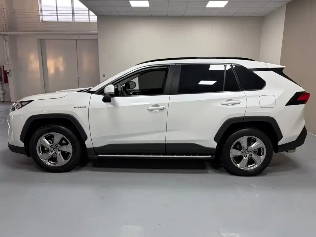 Toyota RAV4 2022 из CN, фото 2