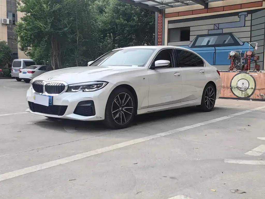 BMW 3 Series — фото 1
