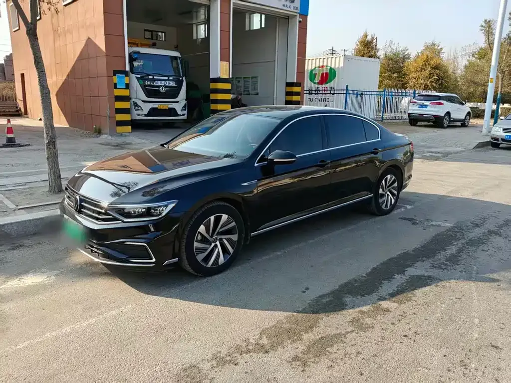 Volkswagen Magotan GTE PHEV 2023 из CN, фото 1
