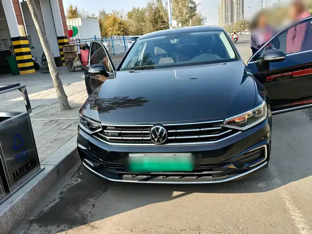 Volkswagen Magotan GTE PHEV 2023 из CN, фото 5
