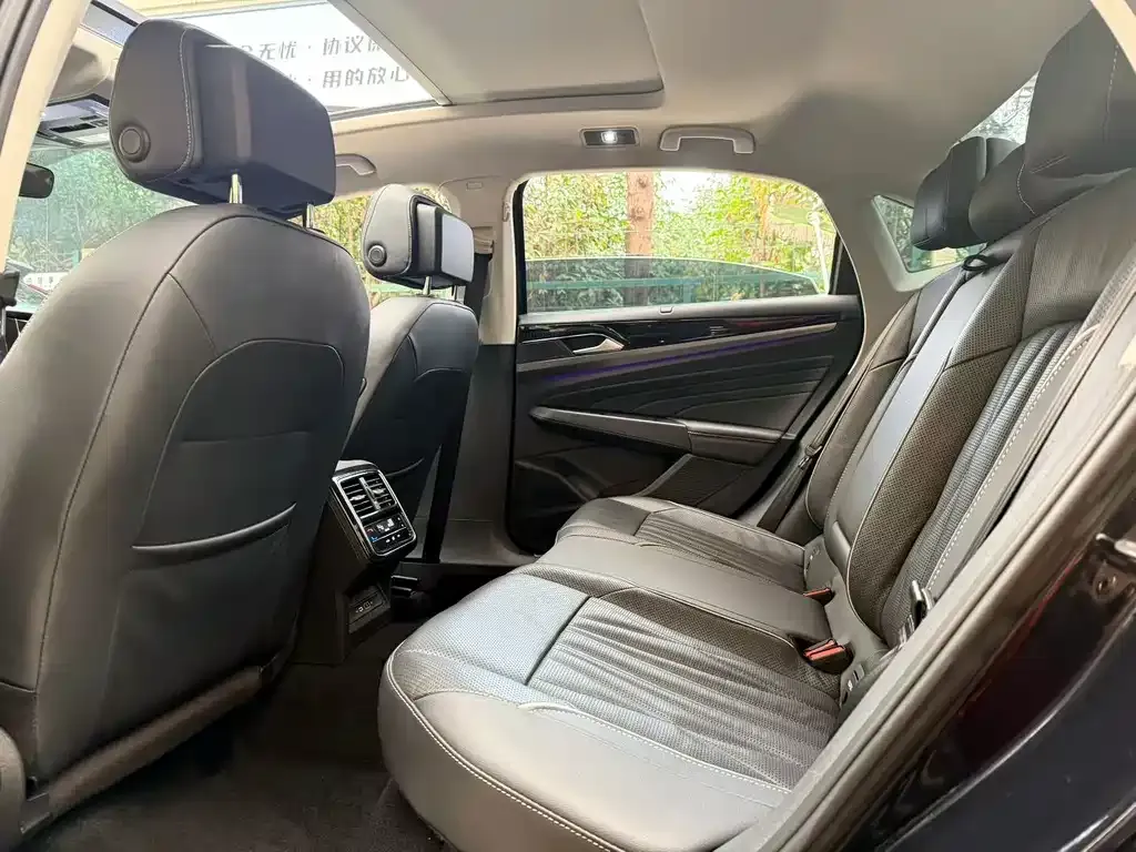 Volkswagen Passat 2022 из CN, фото 3