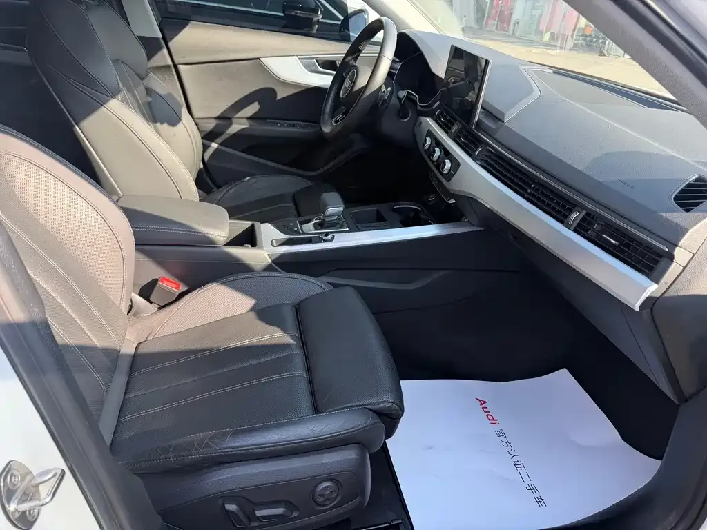 Audi A4L 2021 из CN, фото 5
