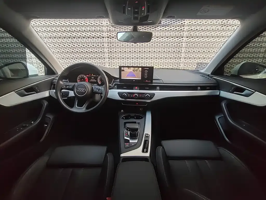 Audi A4L 2021 из CN, фото 3