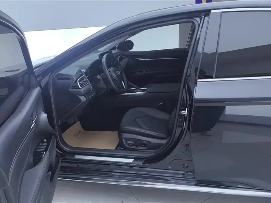 Toyota Camry 2023 из CN, фото 4