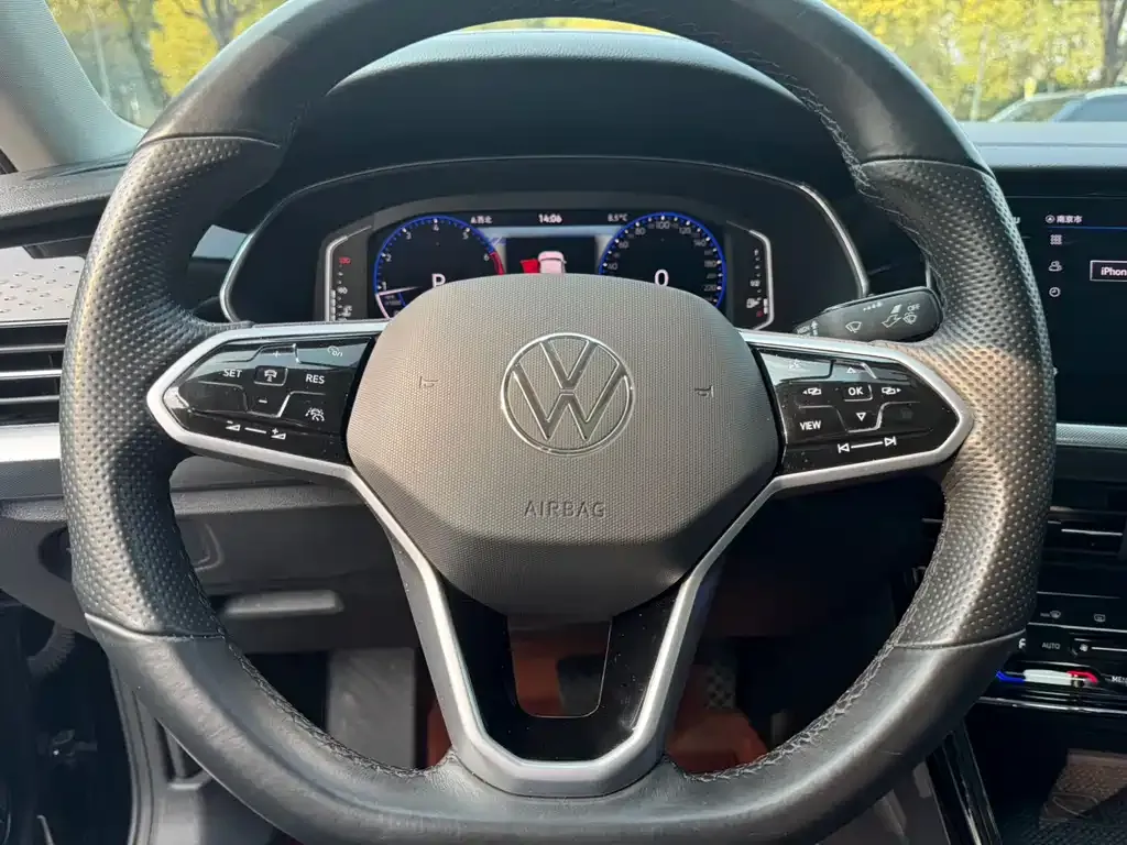 Volkswagen Passat — фото 7