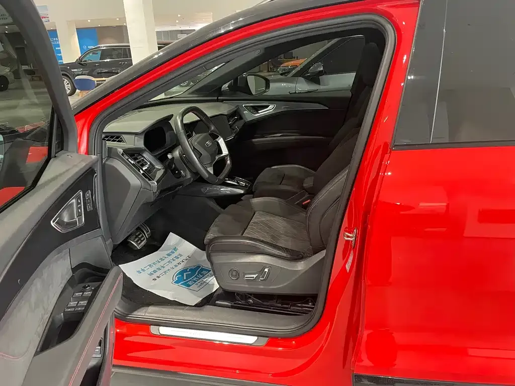 Audi Q5 e-tron 2022 из CN, фото 6