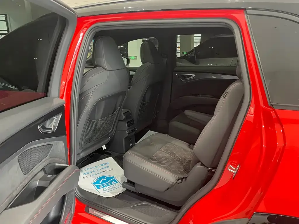 Audi Q5 e-tron 2022 из CN, фото 7