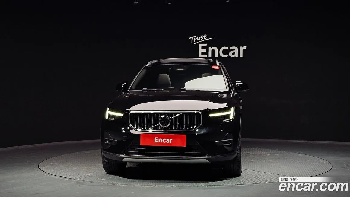 Volvo XC40 — фото 2