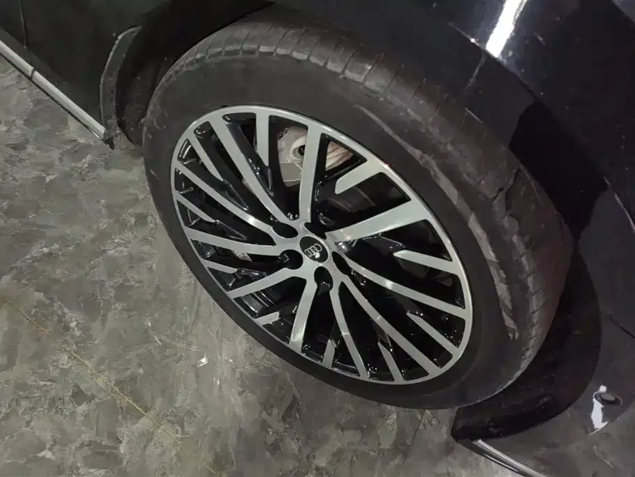 Audi A8 2024 из CN, фото 3