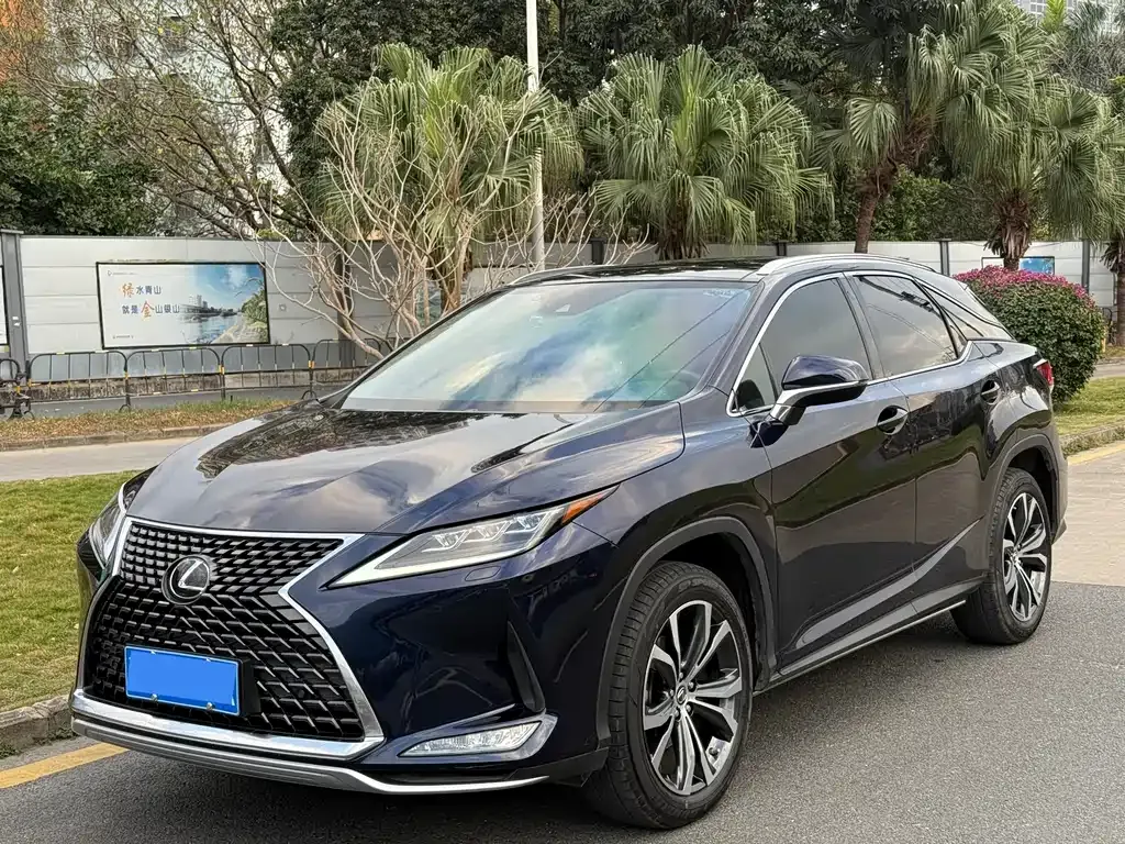 Lexus RX — фото 1