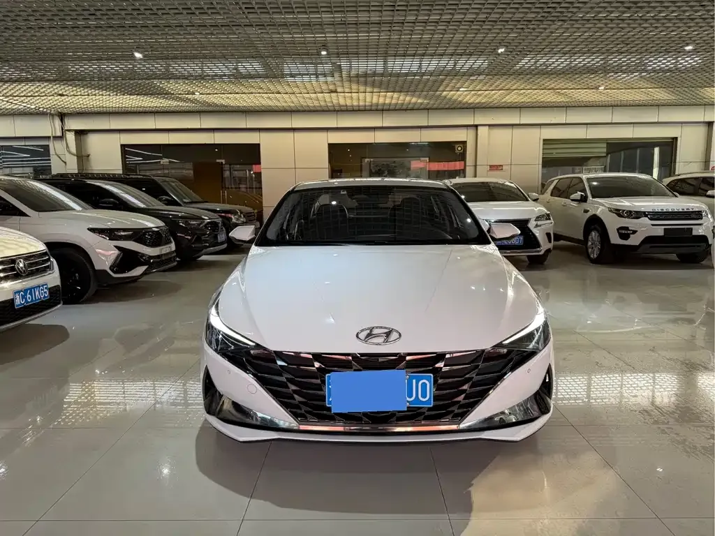 Hyundai Elantra 2023 из CN, фото 3