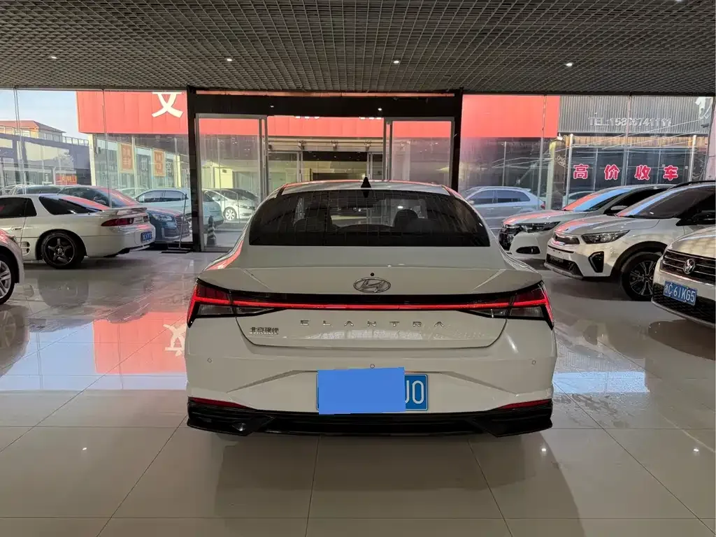 Hyundai Elantra 2023 из CN, фото 5