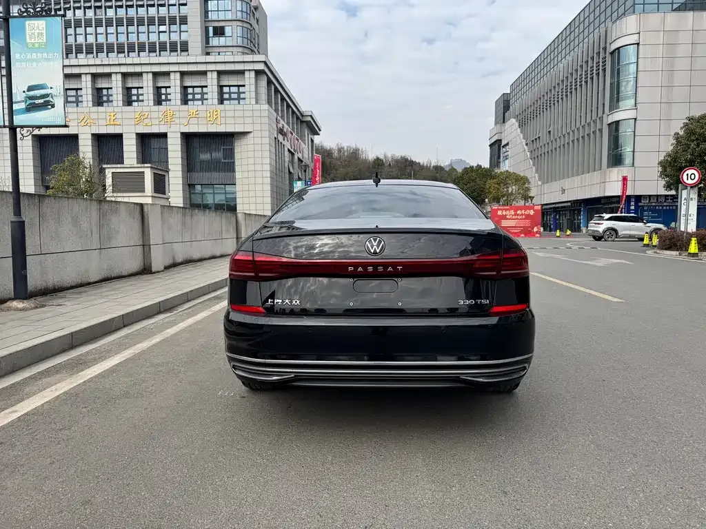 Volkswagen Passat 2022 из CN, фото 3