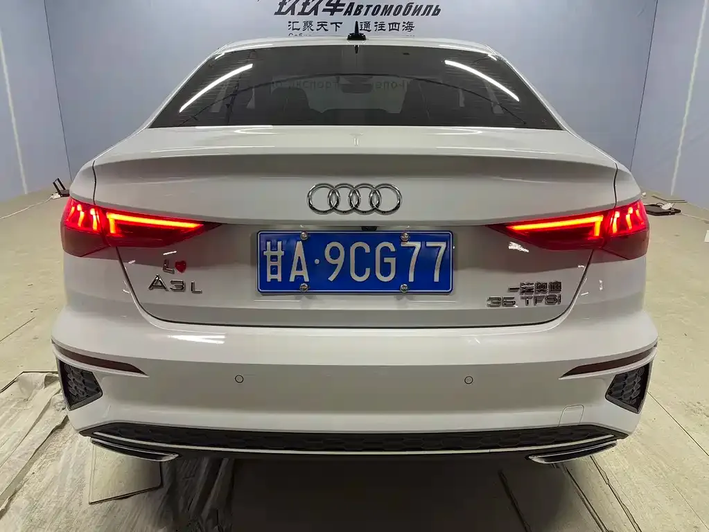 Audi A3 2023 из CN, фото 2