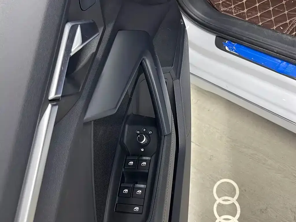 Audi A3 2023 из CN, фото 3