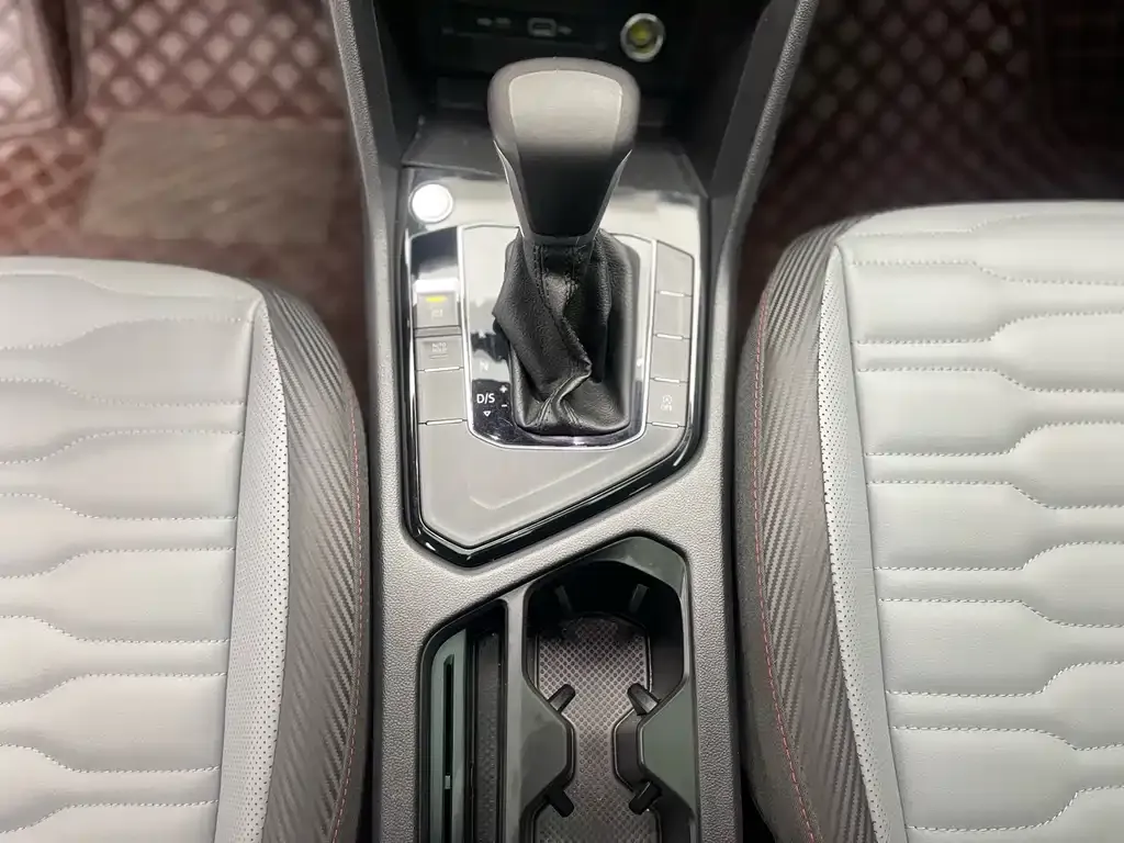 Volkswagen Tiguan X 2021 из CN, фото 8
