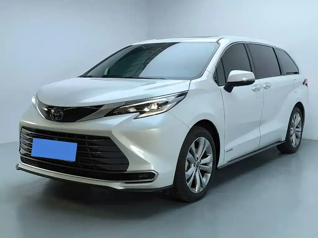 Toyota Sienna 2024 из CN, фото 1
