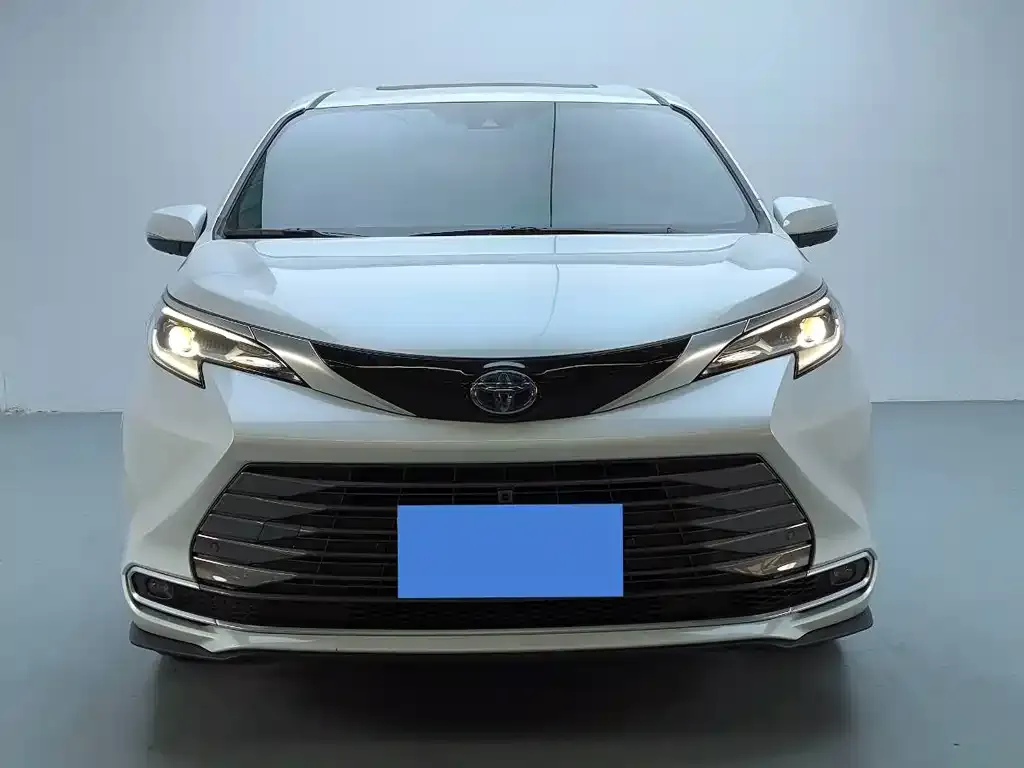 Toyota Sienna 2024 из CN, фото 4