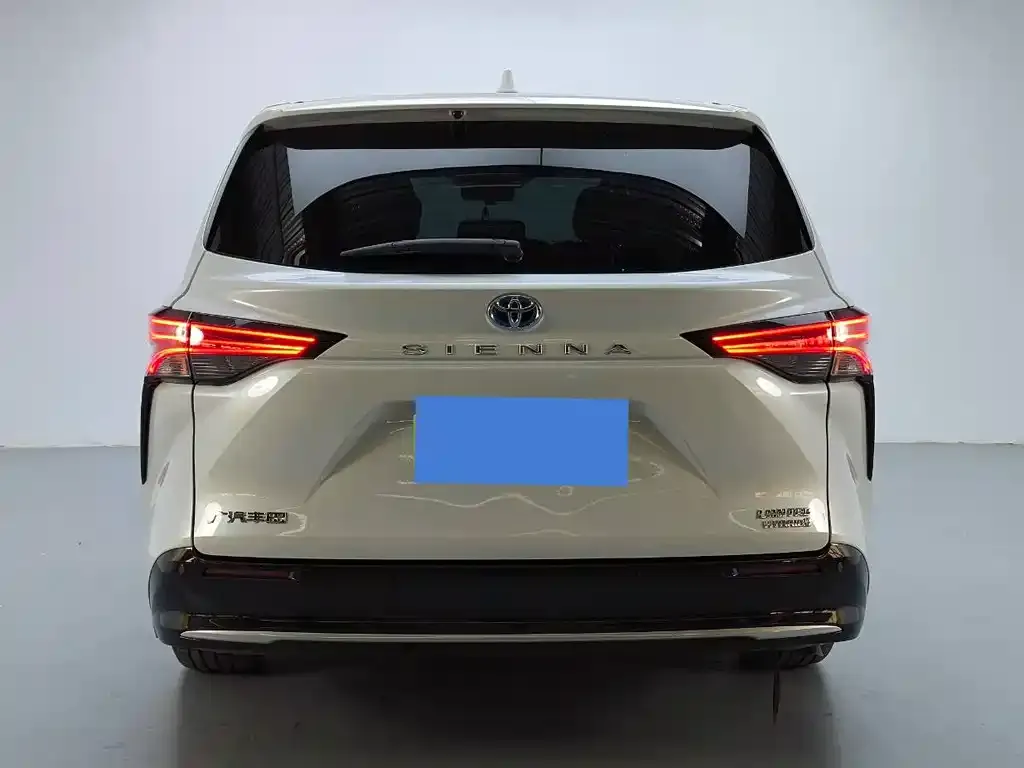 Toyota Sienna 2024 из CN, фото 2