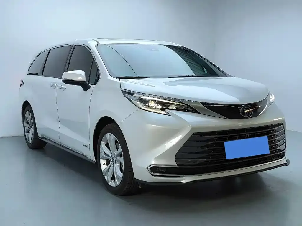 Toyota Sienna 2024 из CN, фото 6