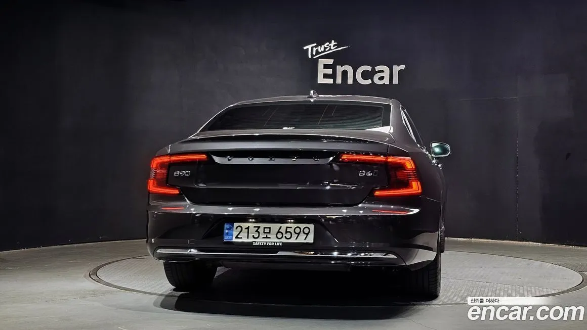 Volvo S90 2023 из KR, фото 3