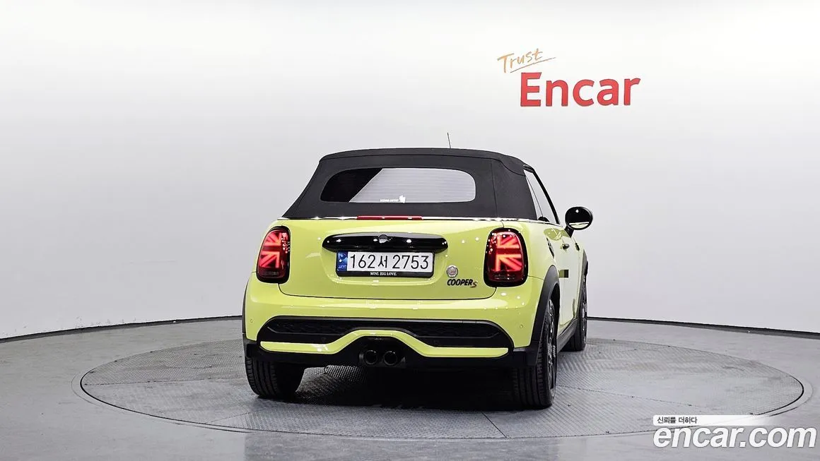 Mini Cooper Convertible 2023 из KR, фото 2
