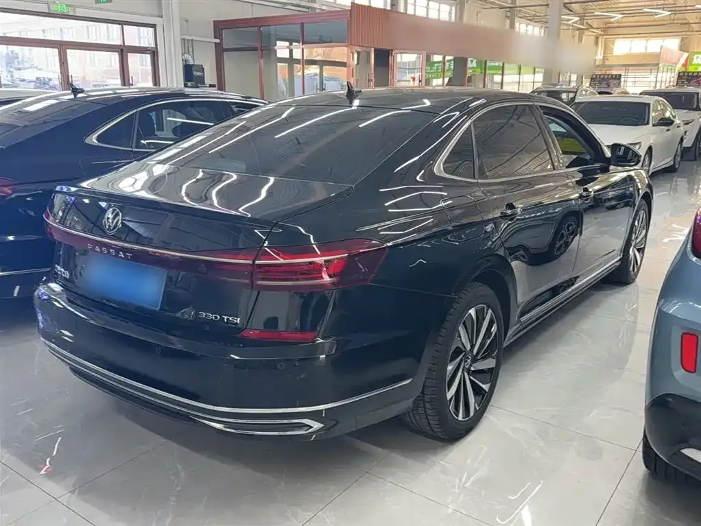 Volkswagen Passat 2023 из CN, фото 4