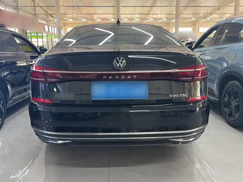 Volkswagen Passat 2023 из CN, фото 7