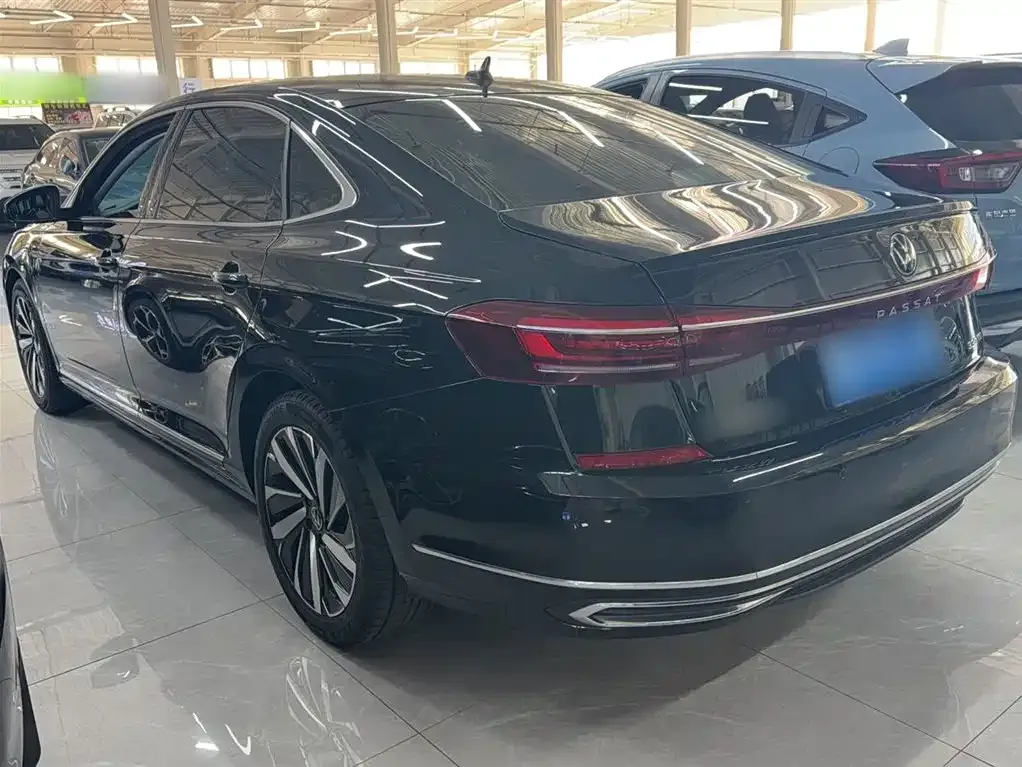 Volkswagen Passat 2023 из CN, фото 5