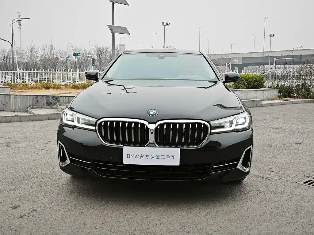 BMW 5 Series — фото 9