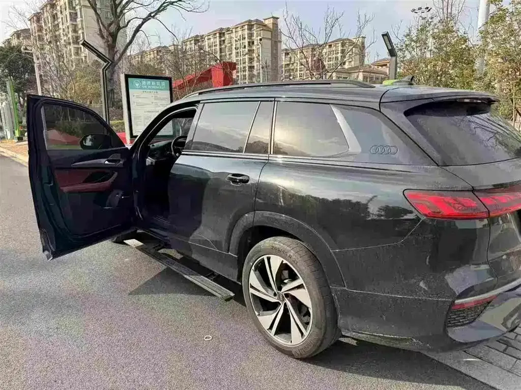 Audi Q6 2022 из CN, фото 4