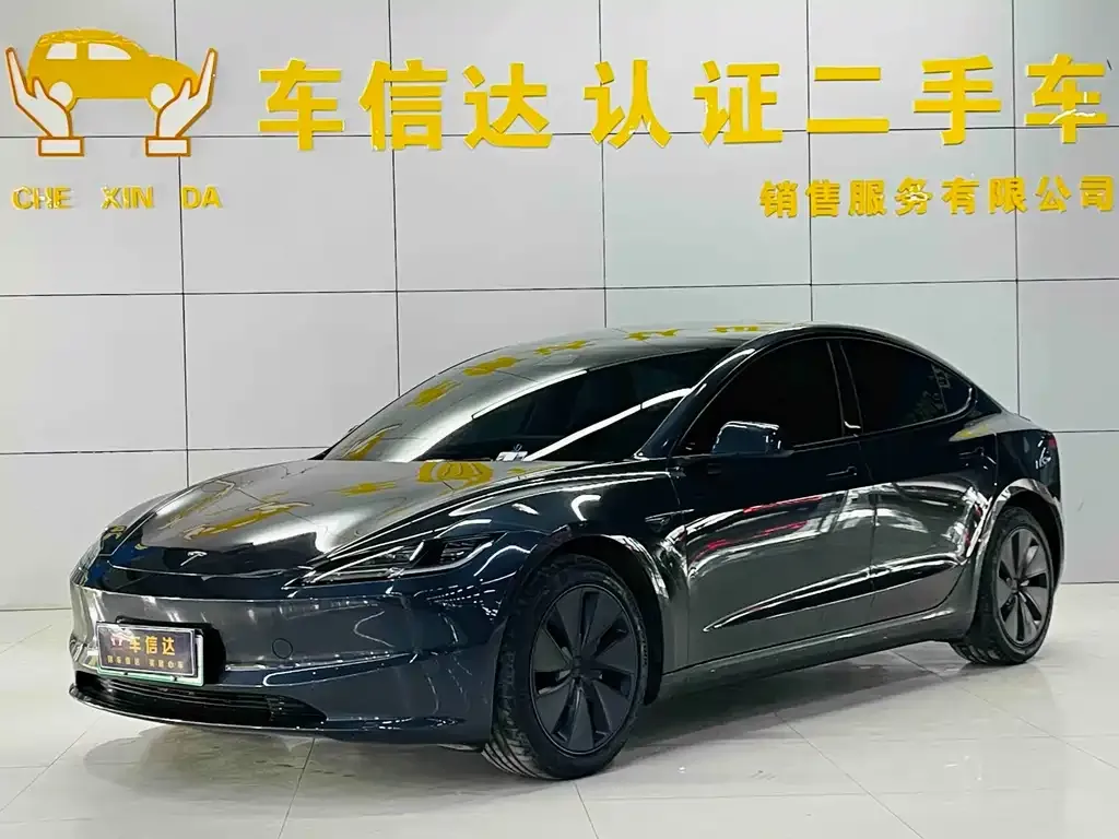 Tesla Model 3 — фото 1