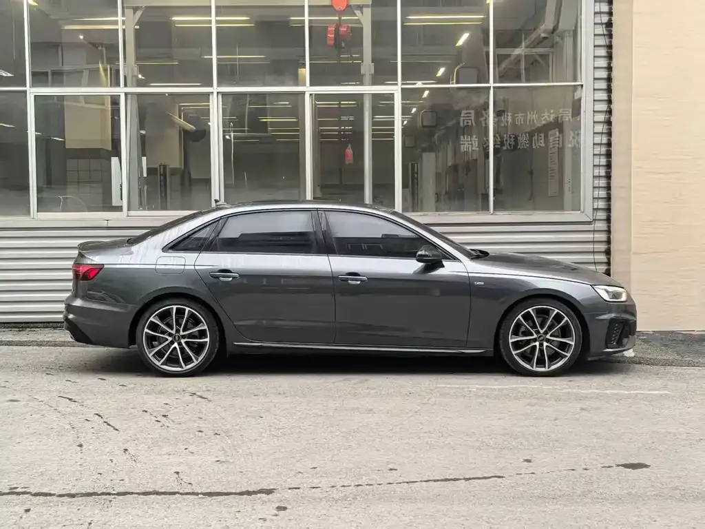 Audi A4L 2024 из CN, фото 10