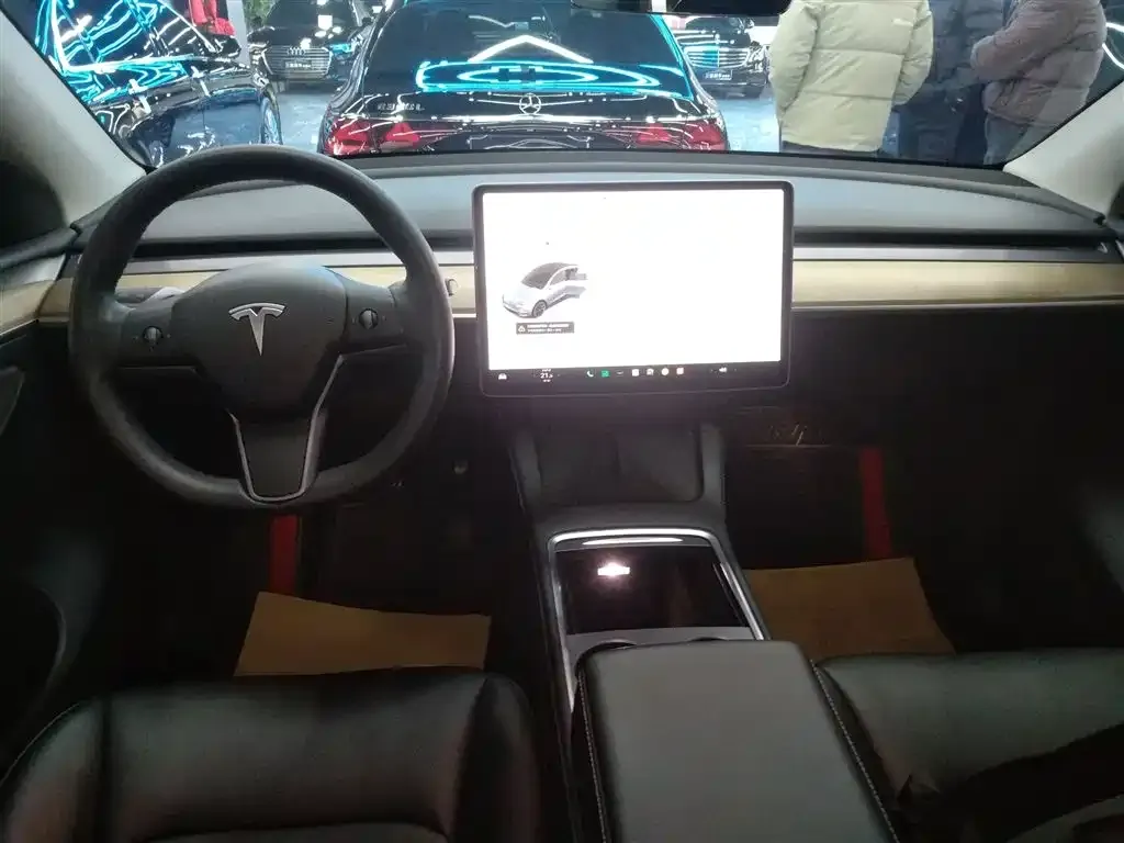 Tesla Model Y — фото 2