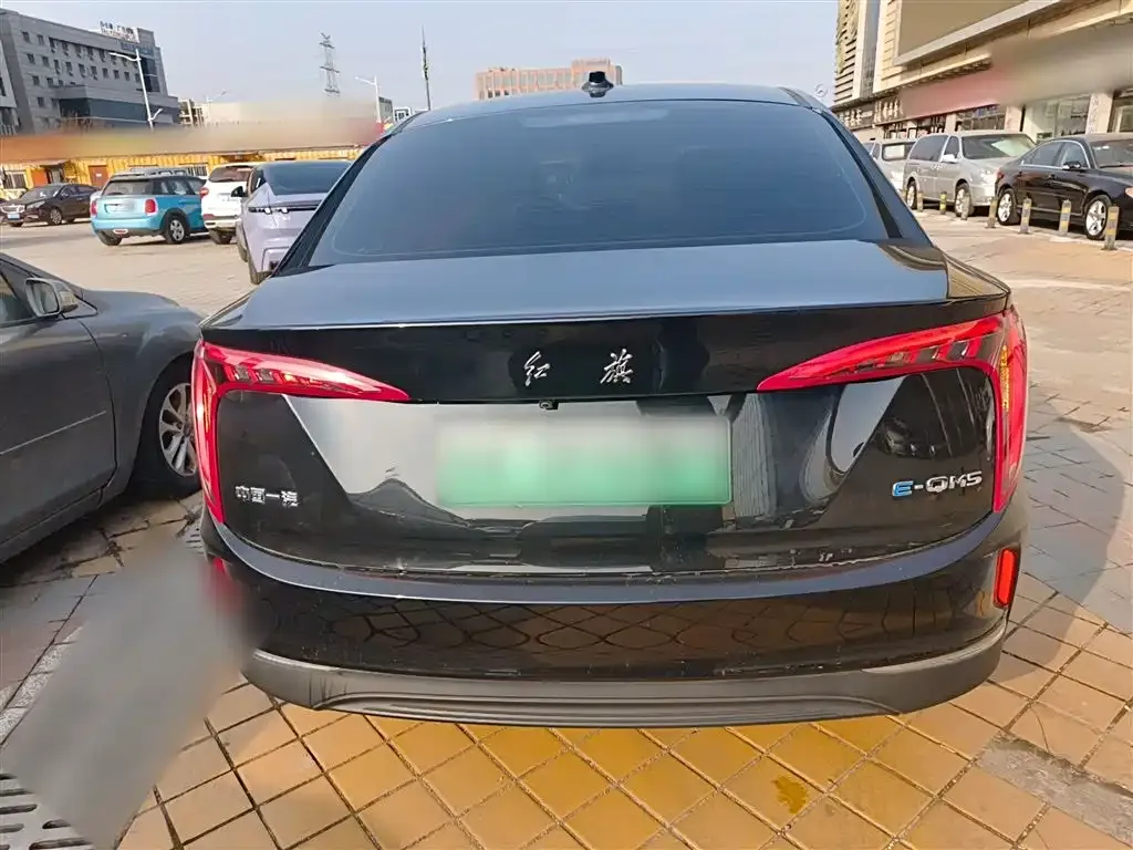 Hongqi E-QM5 — фото 4