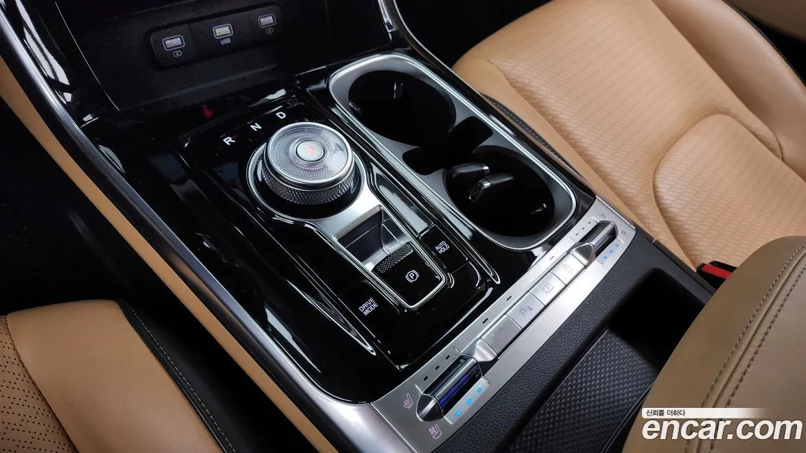 Kia Carnival — фото 10