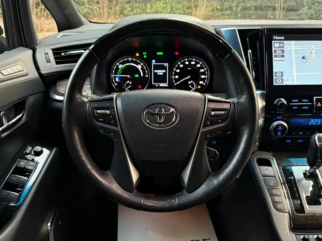 Toyota Alphard 2023 из CN, фото 3