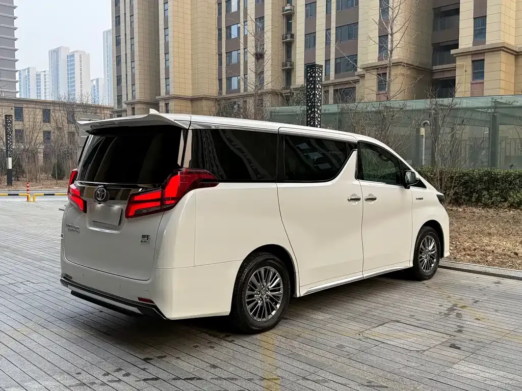 Toyota Alphard 2023 из CN, фото 4