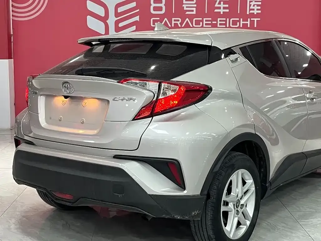 Toyota C-HR — фото 4