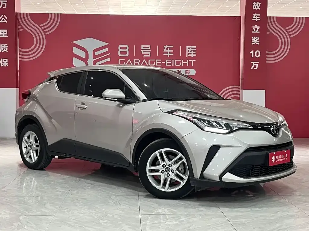 Toyota C-HR — фото 8