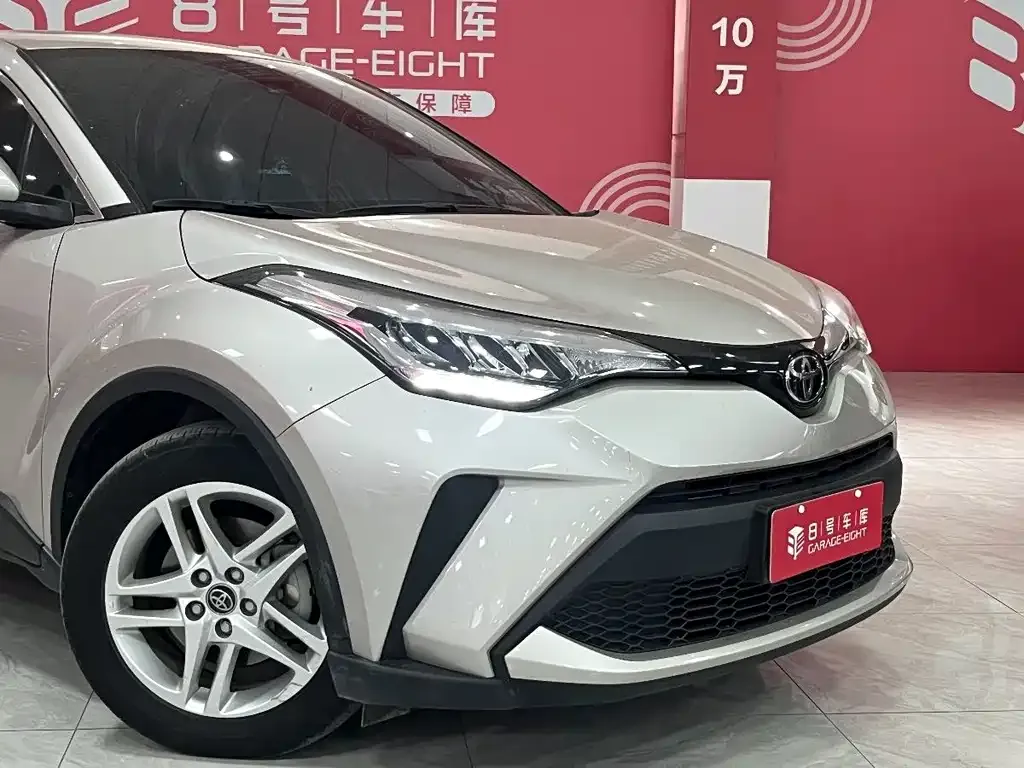 Toyota C-HR — фото 2