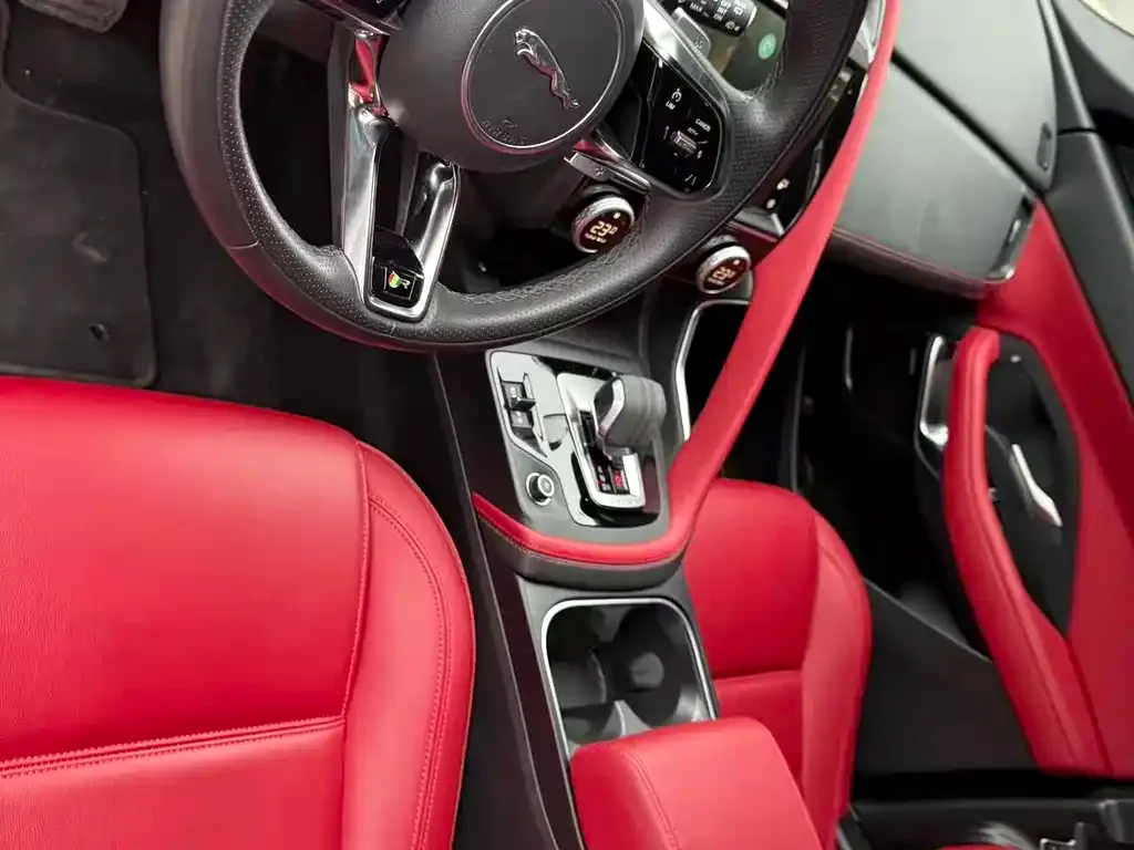 Jaguar E-PACE 2023 из CN, фото 2