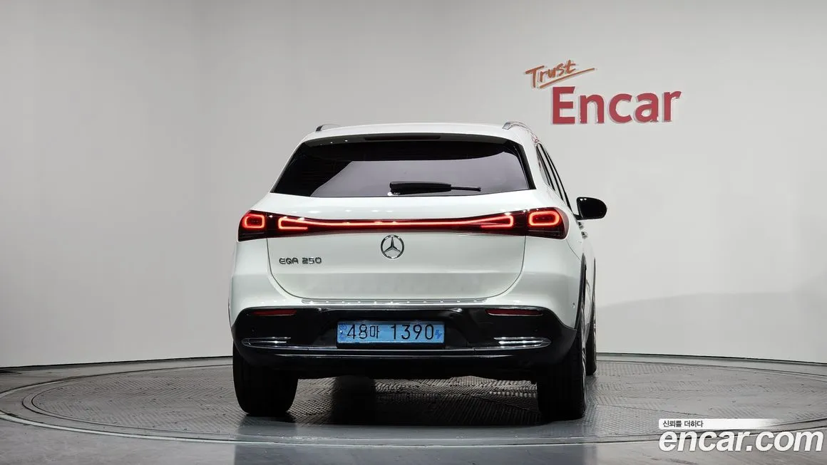 Mercedes-Benz EQA — фото 4