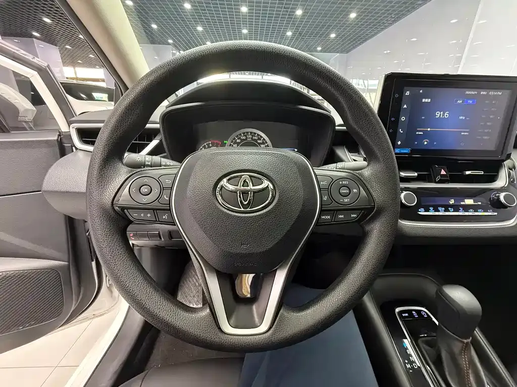 Toyota Corolla — фото 10