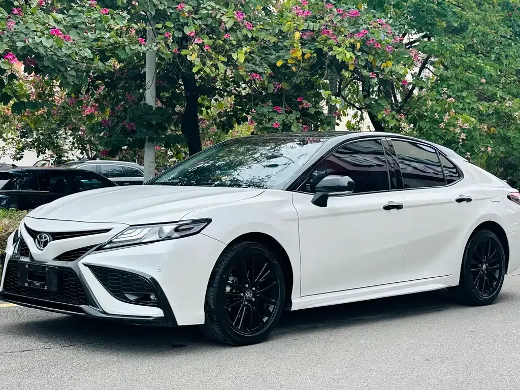 Toyota Camry 2023 из CN, фото 1