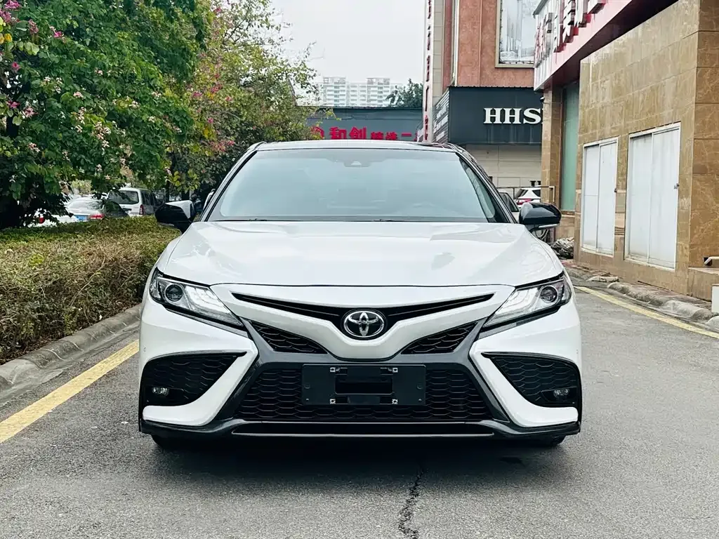 Toyota Camry 2023 из CN, фото 8