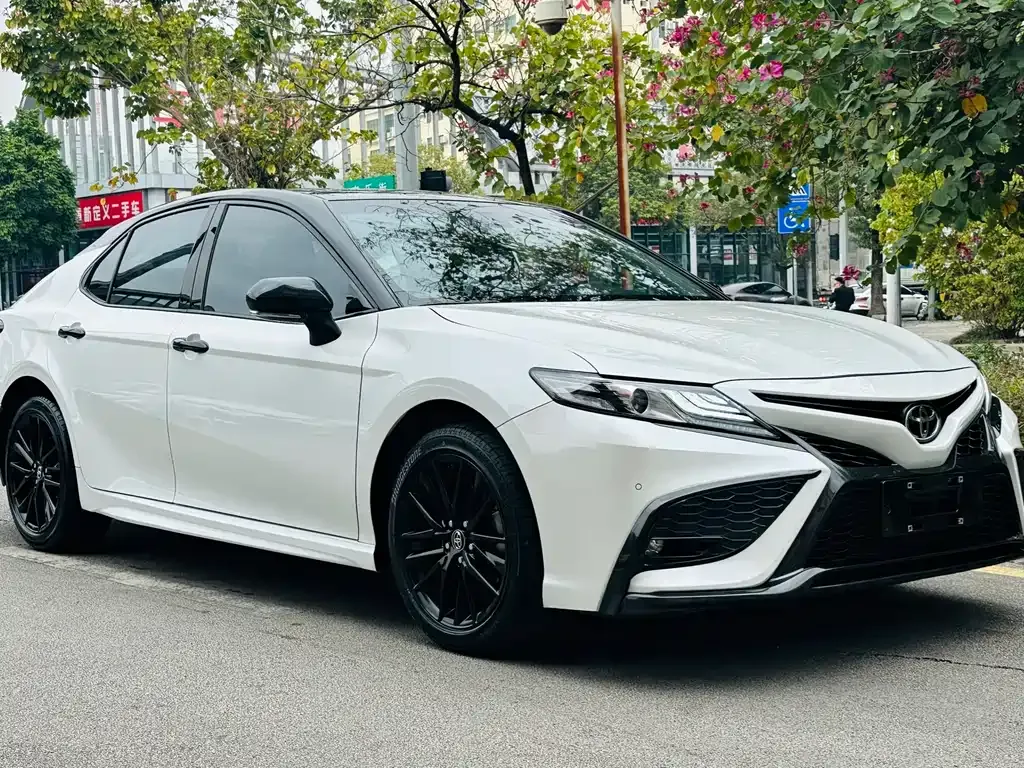 Toyota Camry 2023 из CN, фото 4